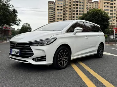 BYD MAX