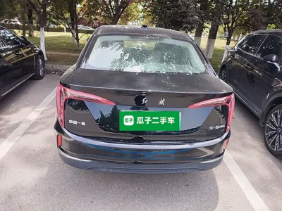 Hongqi E-QM5