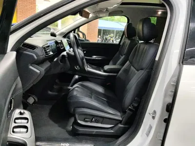 Nio ES8