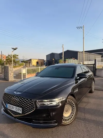 Genesis G90