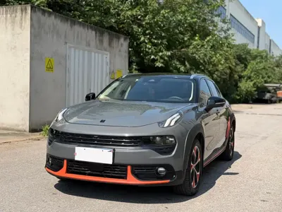 Lynk & Co 02