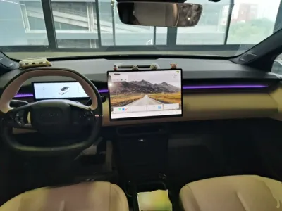 Lynk & Co Z20