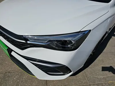 Roewe i5