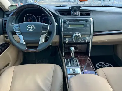 Toyota Reiz
