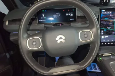 Nio ES8