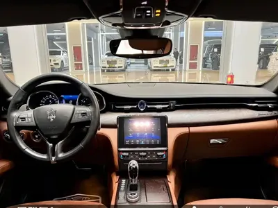 Maserati Quattroporte