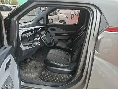 Baojun E200