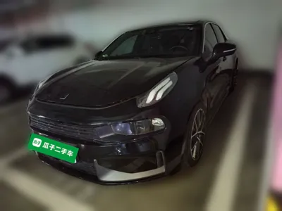 Lynk & Co 03