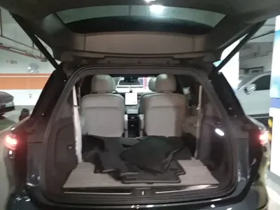 Nio ES8