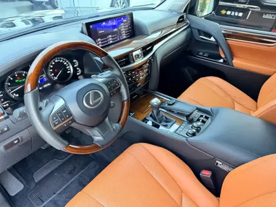 Lexus LX