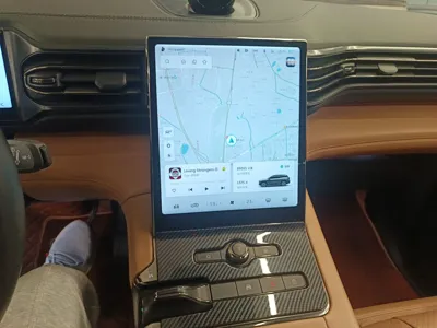 Nio ES8