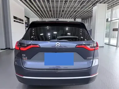 Nio ES8