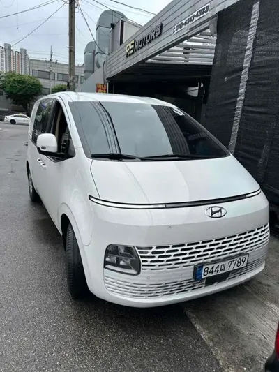 Hyundai Staria