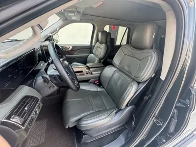 Lincoln Navigator