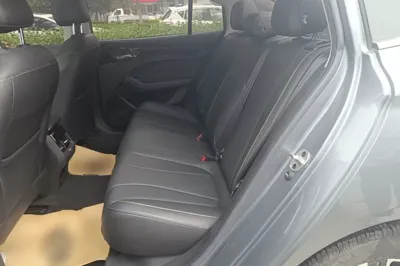 Roewe i5