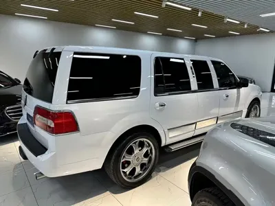 Lincoln Navigator
