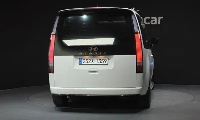 Hyundai Staria