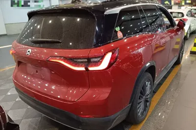 Nio ES8