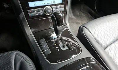 Kia Opirus