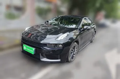 Lynk & Co 03
