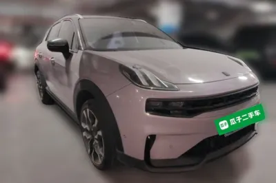 Lynk & Co 06
