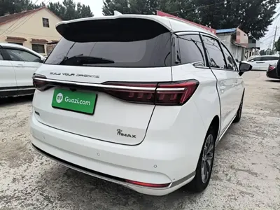 BYD MAX