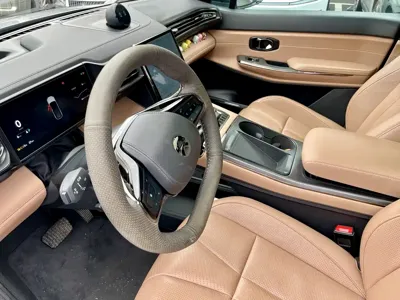 Nio ES8