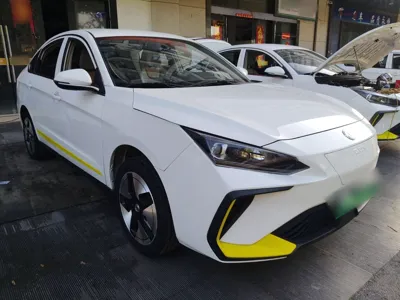 Dongfeng Aeolus E70