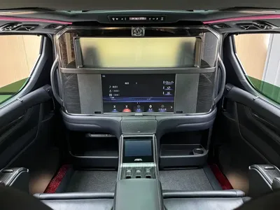Lexus LM