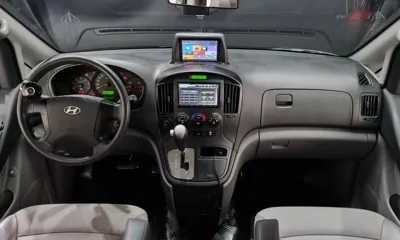 Hyundai Starex