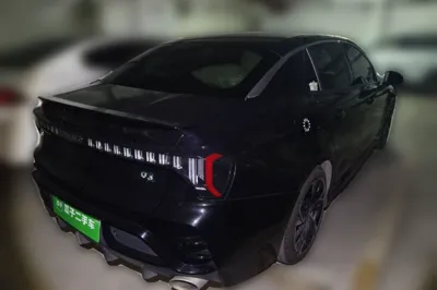 Lynk & Co 03