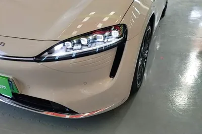 Hima Luxeed R7