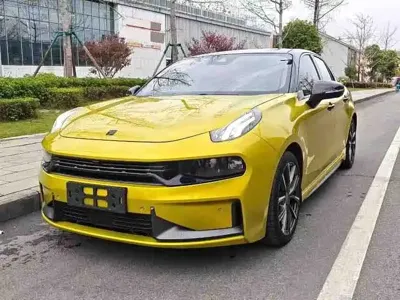 Lynk & Co 03