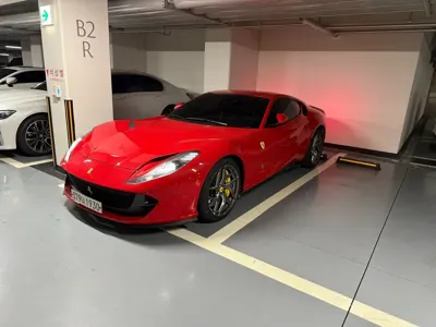 Ferrari 812
