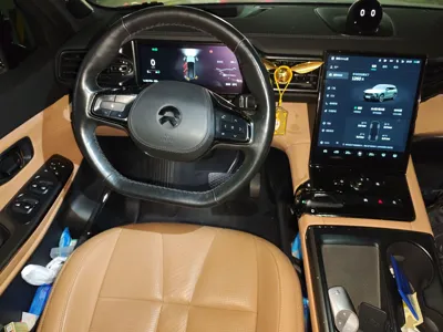 Nio ES8