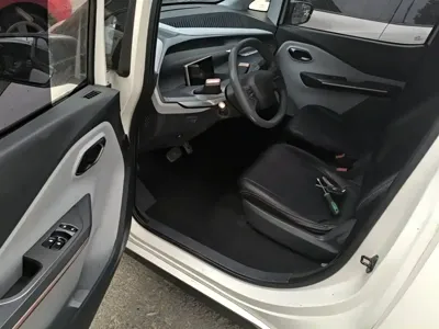 Baojun E200