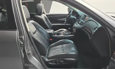 Infiniti M