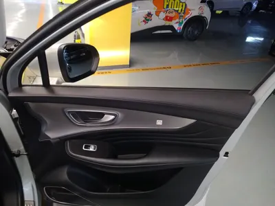 Roewe RX5 eMAX
