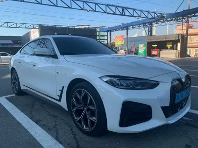 BMW i4