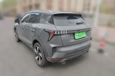 Lynk & Co 06