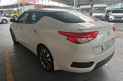 Nissan Lannia