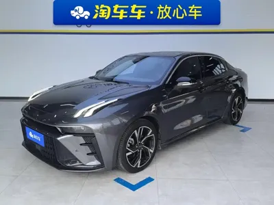 Lynk & Co 03