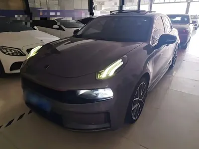 Lynk & Co 03