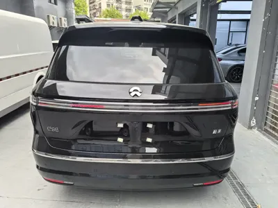 Nio ES8
