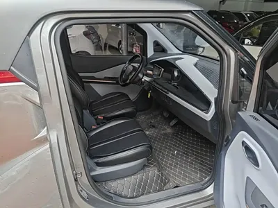 Baojun E200