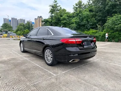 Ford Taurus
