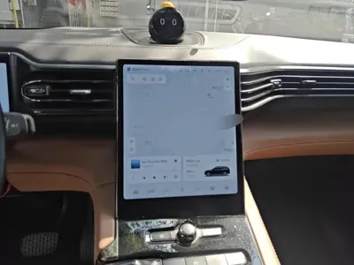 Nio ES8