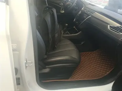 Roewe i5