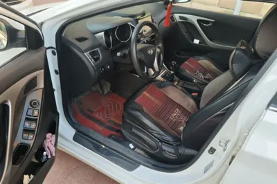 Hyundai Elantra (5th Generation