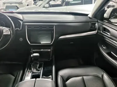 Roewe RX8